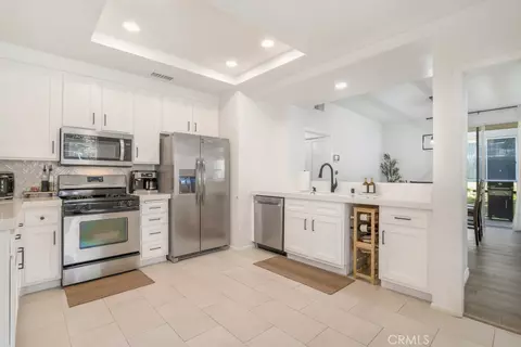 Kitchen - 272 Fieldstone Way #A, Simi Valley, CA 93065 photo 2 of 2