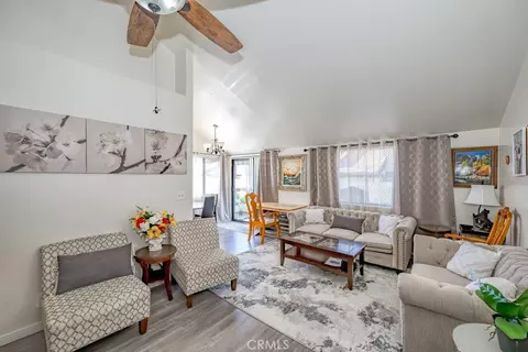 27919 Sarabande #422, Canyon Country, CA 91387