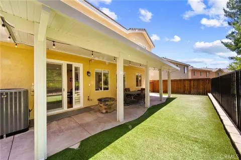 Exterior - 28655 Placerview Trl, Santa Clarita, CA 91390 photo 7 of 10