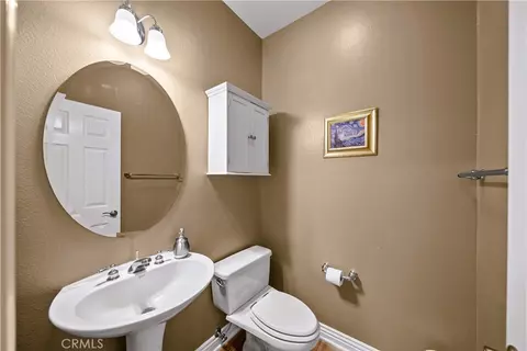 Bath - 28655 Placerview Trl, Santa Clarita, CA 91390 photo 1 of 4