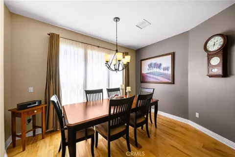 Dining - 28655 Placerview Trl, Santa Clarita, CA 91390 photo 2 of 3