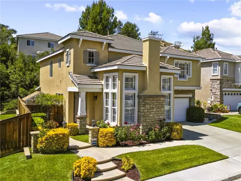 Exterior - 28655 Placerview Trl, Santa Clarita, CA 91390 photo 4 of 10
