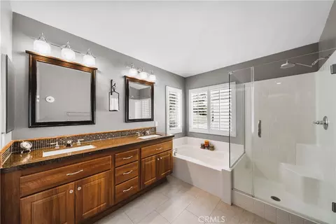 Bath - 28655 Placerview Trl, Santa Clarita, CA 91390 photo 3 of 4