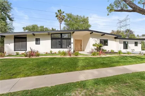 18653 Palomino Dr, Tarzana, CA 91356