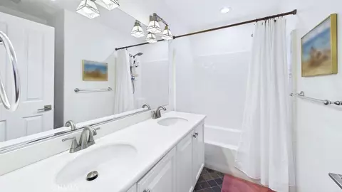 Bath - 24139 Crescent Ct, Valencia, CA 91355 photo 2 of 4