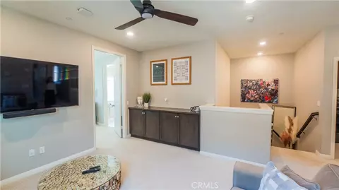 Entry Way - 22740 Harmony, Saugus, CA 91350 photo 3 of 6