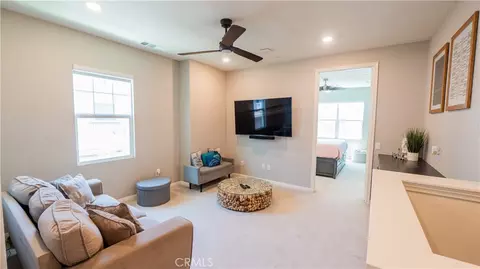 Entry Way - 22740 Harmony, Saugus, CA 91350 photo 3 of 5