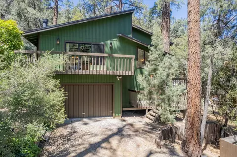 2033 Symonds Dr, Pine Mountain Club, CA 93222