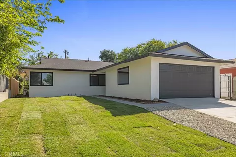 12948 Phillippi Ave, Sylmar, CA 91342