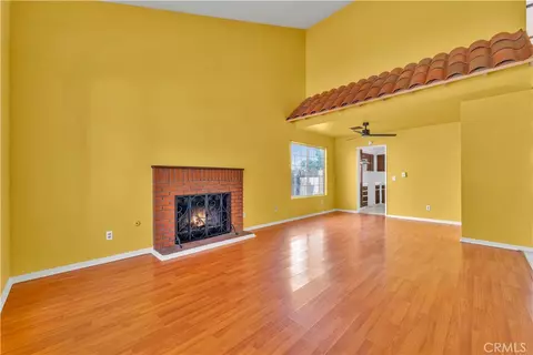 Living - 2148 Scott Ave, Palmdale, CA 93550 photo 2 of 7