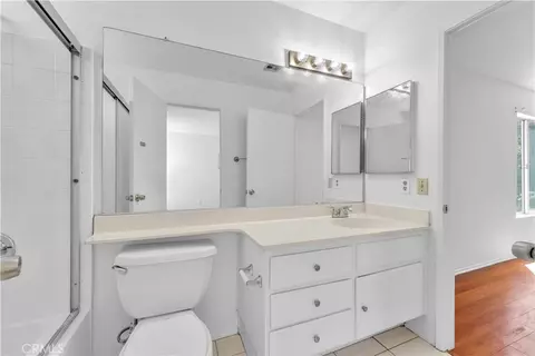 Bath - 2148 Scott Ave, Palmdale, CA 93550 photo 4 of 5