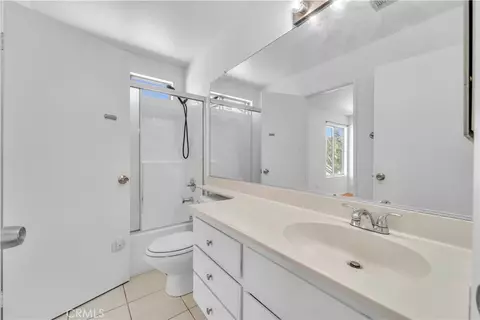 Bath - 2148 Scott Ave, Palmdale, CA 93550 photo 5 of 5