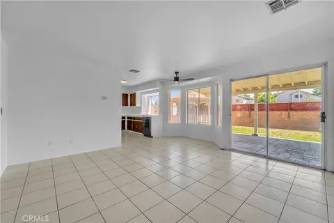 Living - 2148 Scott Ave, Palmdale, CA 93550 photo 6 of 7