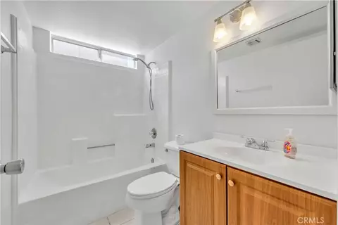 Bath - 2148 Scott Ave, Palmdale, CA 93550 photo 3 of 5