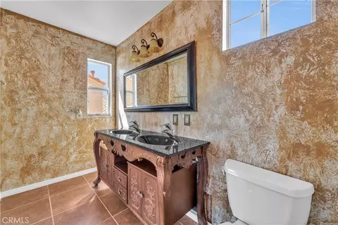 Bath - 2148 Scott Ave, Palmdale, CA 93550 photo 1 of 5