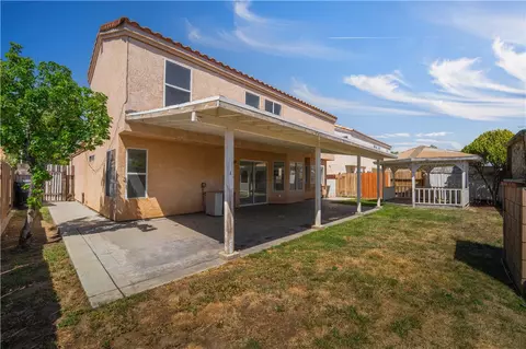 Exterior - 2148 Scott Ave, Palmdale, CA 93550 photo 4 of 5