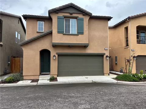 914 Wishon W, Madera, CA 93636