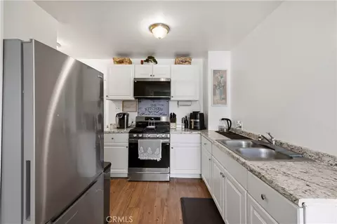 Kitchen - 1534 E Broadway, Glendale, CA 91205 photo 1 of 1