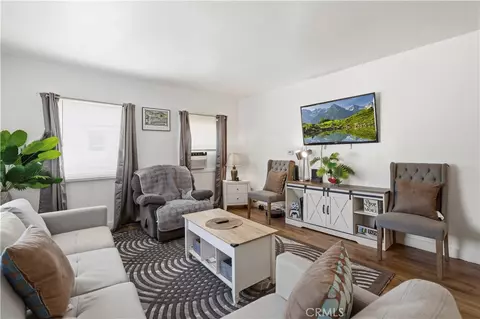 Living - 1534 E Broadway, Glendale, CA 91205 photo 1 of 3