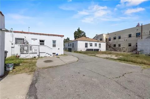 Exterior - 1534 E Broadway, Glendale, CA 91205 photo 2 of 4