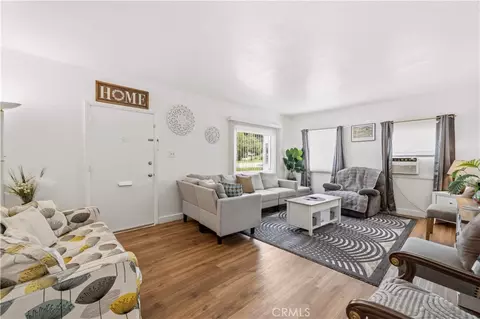 Living - 1534 E Broadway, Glendale, CA 91205 photo 2 of 3