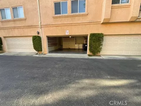 Exterior - 25150 Steinbeck #E, Stevenson Ranch, CA 91381 photo 2 of 2