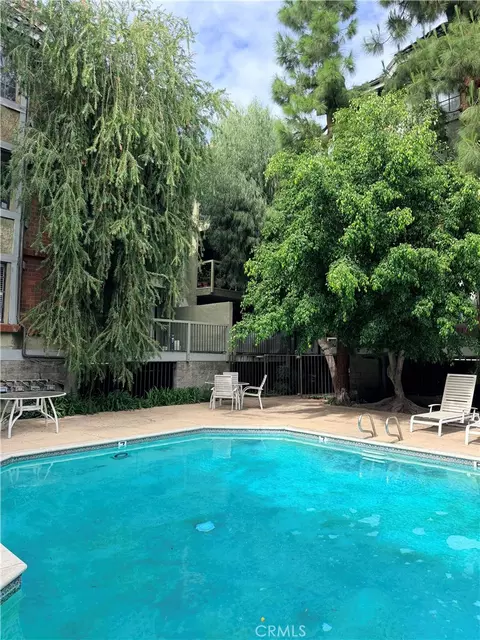 18324 Clark St #120, Tarzana, CA 91356