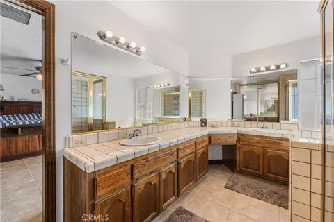Bath - 40508 E 154th St, Lancaster, CA 93535 photo 2 of 4