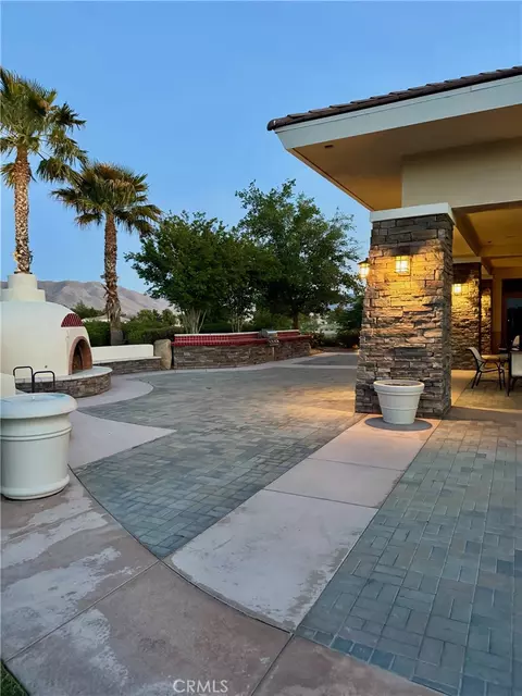 Exterior - 19533 Vermillion, Apple Valley, CA 92308 photo 12 of 16
