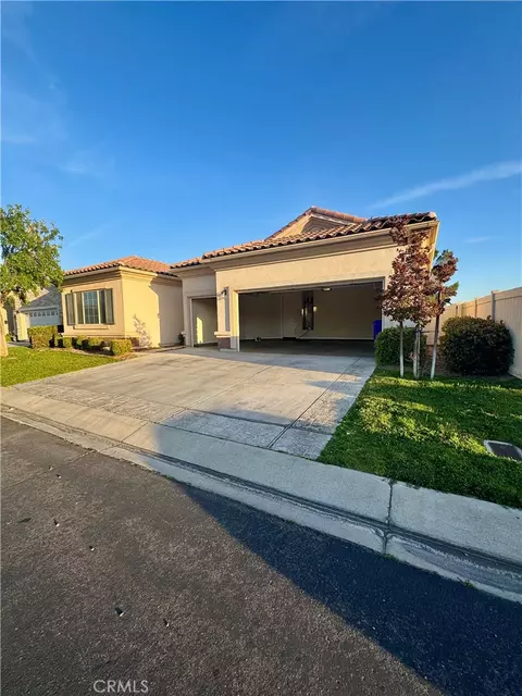 Exterior - 19533 Vermillion, Apple Valley, CA 92308 photo 5 of 16