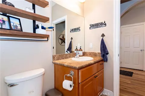 Bath - 31802 Lawson Rd, Acton, CA 93510 photo 2 of 7