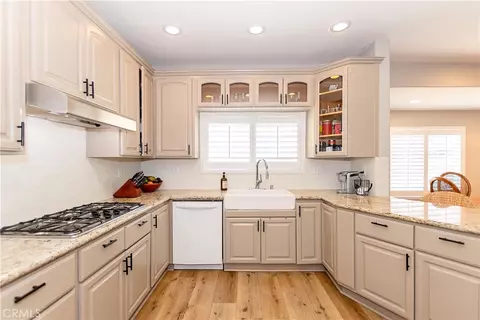 Kitchen - 31802 Lawson Rd, Acton, CA 93510 photo 4 of 5