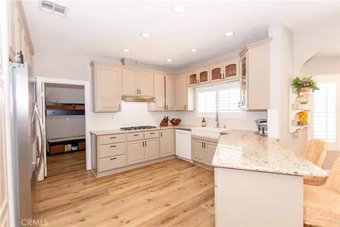Kitchen - 31802 Lawson Rd, Acton, CA 93510 photo 1 of 5