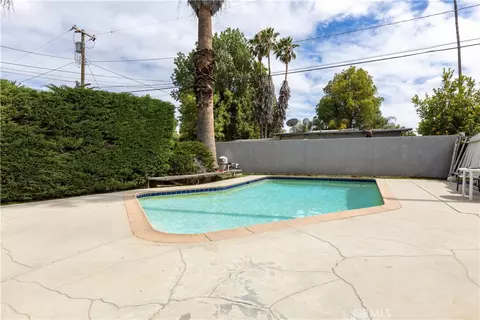 19552 Arminta St, Reseda, CA 91335 photo 3