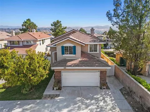 26726 Neff Ct, Canyon Country, CA 91351