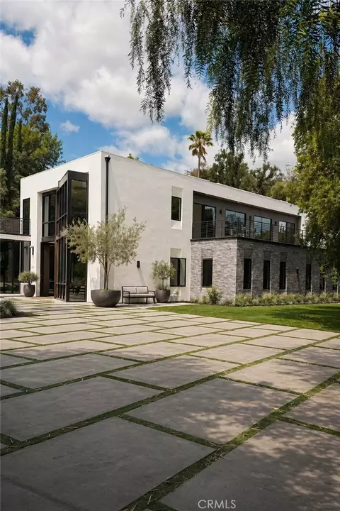 4653 Vanalden Ave, Tarzana, CA 91356
