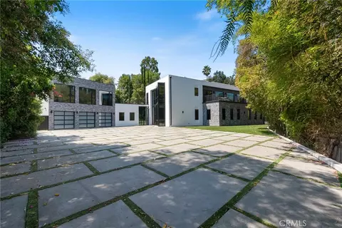 4653 Vanalden Ave, Tarzana, CA 91356