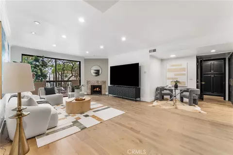 423 N Palm #108, Beverly Hills, CA 90210