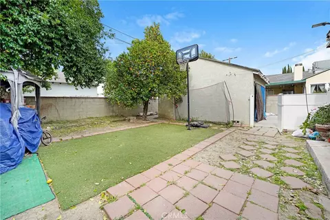 Exterior - 19549 Schoolcraft, Reseda, CA 91335 photo 3 of 4