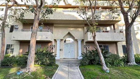 4358 Mammoth Ave #2, Sherman Oaks, CA 91423