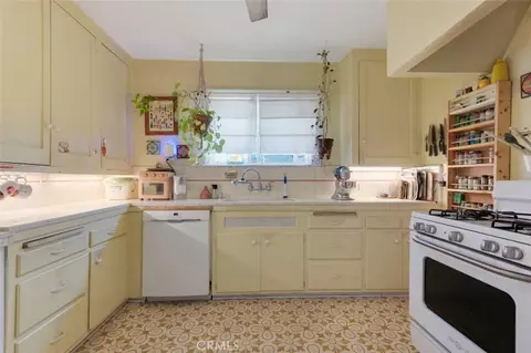 Kitchen - 5218 Mount Helena Ave, Eagle Rock, CA 90041 photo 2 of 4