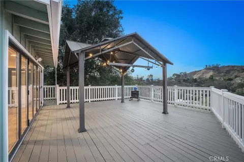3582 Elm Dr, Calabasas, CA 91302