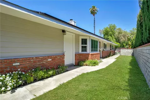 Exterior - 25142 Walnut St, Newhall, CA 91321 photo 2 of 2