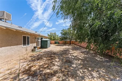 Exterior - 45303 6th St E, Lancaster, CA 93535 photo 11 of 12