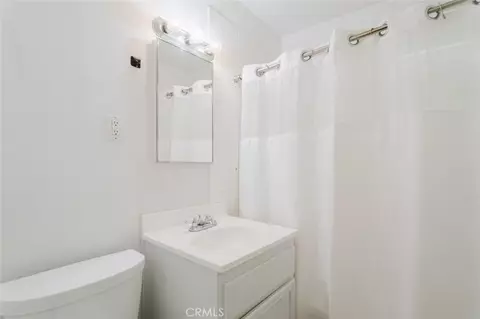 Bath - 45303 6th St E, Lancaster, CA 93535 photo 2 of 2