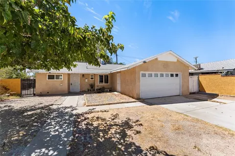 Exterior - 45303 6th St E, Lancaster, CA 93535 photo 2 of 12