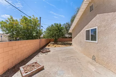 Exterior - 45303 6th St E, Lancaster, CA 93535 photo 5 of 12