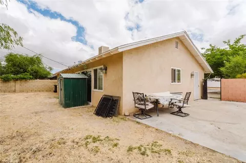 Exterior - 45303 6th St E, Lancaster, CA 93535 photo 5 of 7