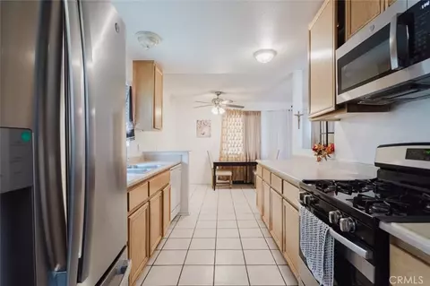 Entry Way - 45303 6th St E, Lancaster, CA 93535 photo 1 of 2