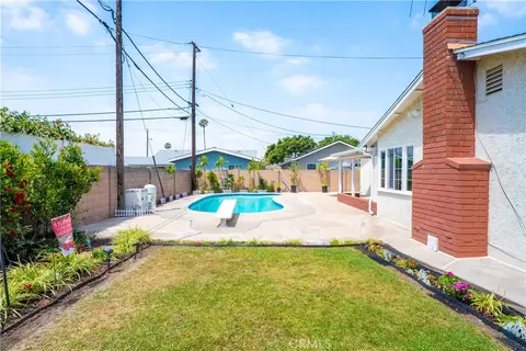 Exterior - 2056 W Random, Anaheim, CA 92804 photo 13 of 14